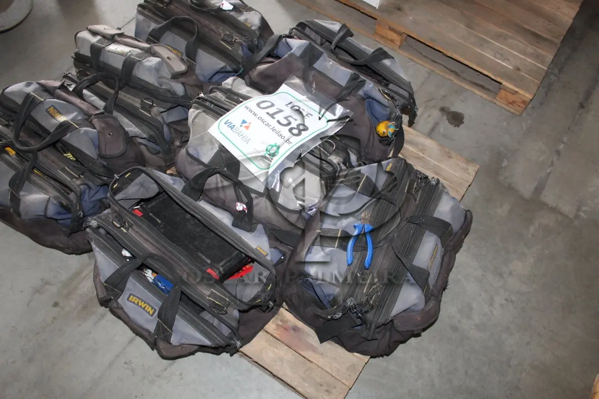 LOTE 158 - MATERIAL DIVERSO