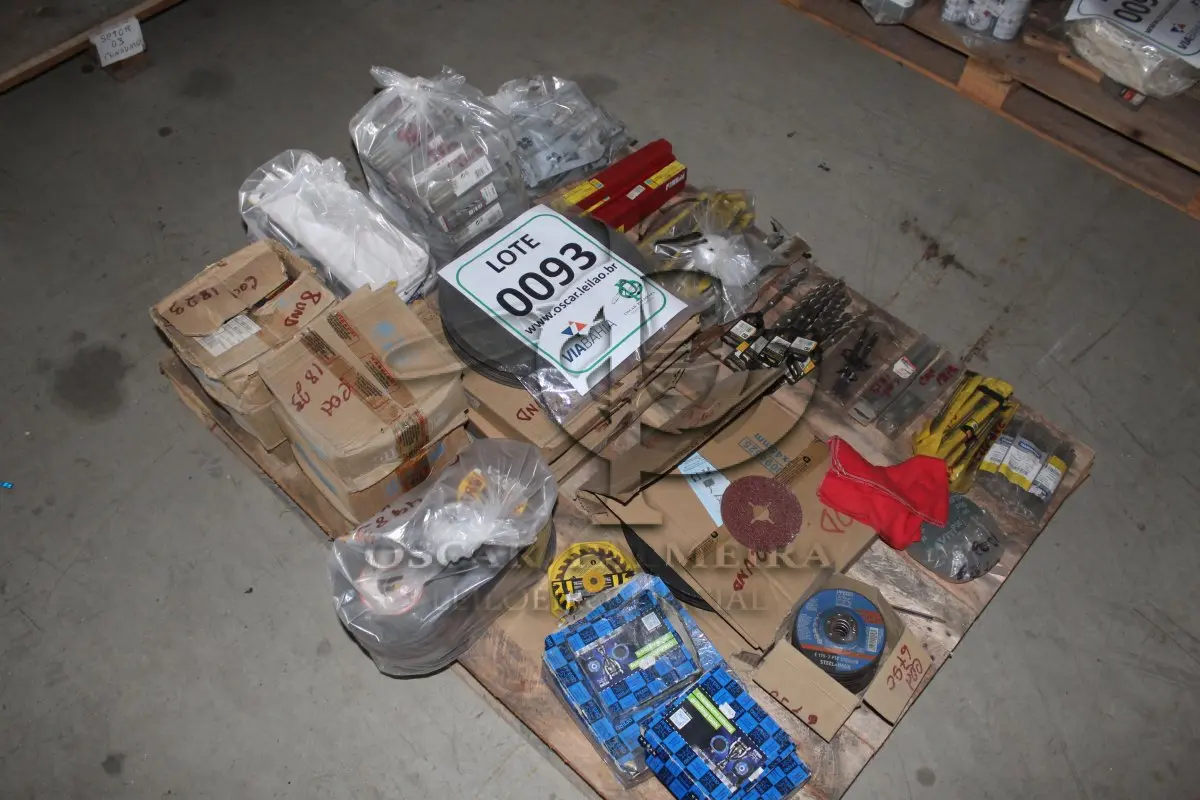 LOTE 093 - MATERIAL DIVERSO