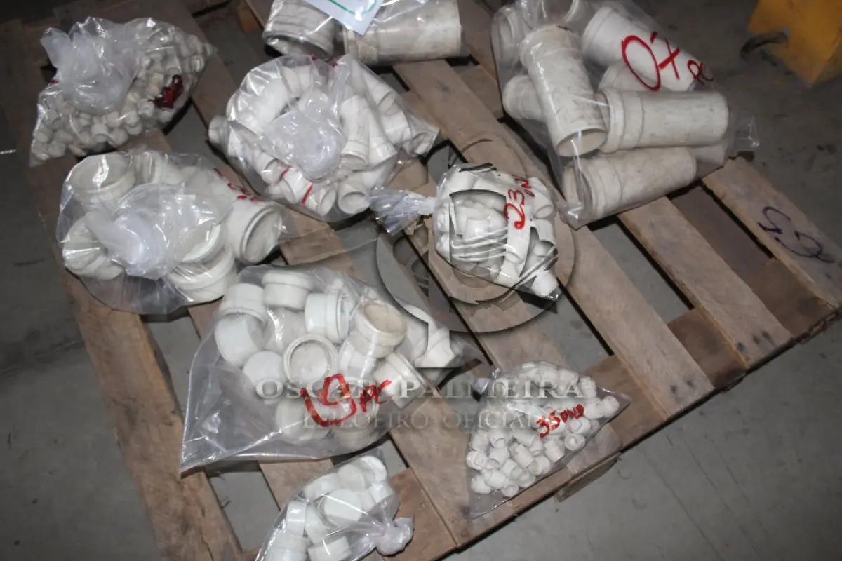 LOTE 114 - MATERIAL DIVERSO