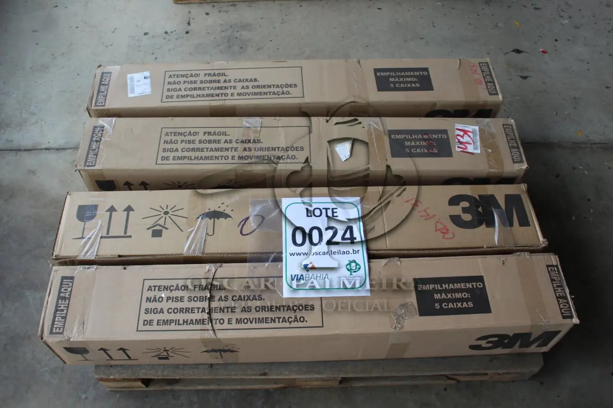 LOTE 024 - MATERIAL DIVERSO