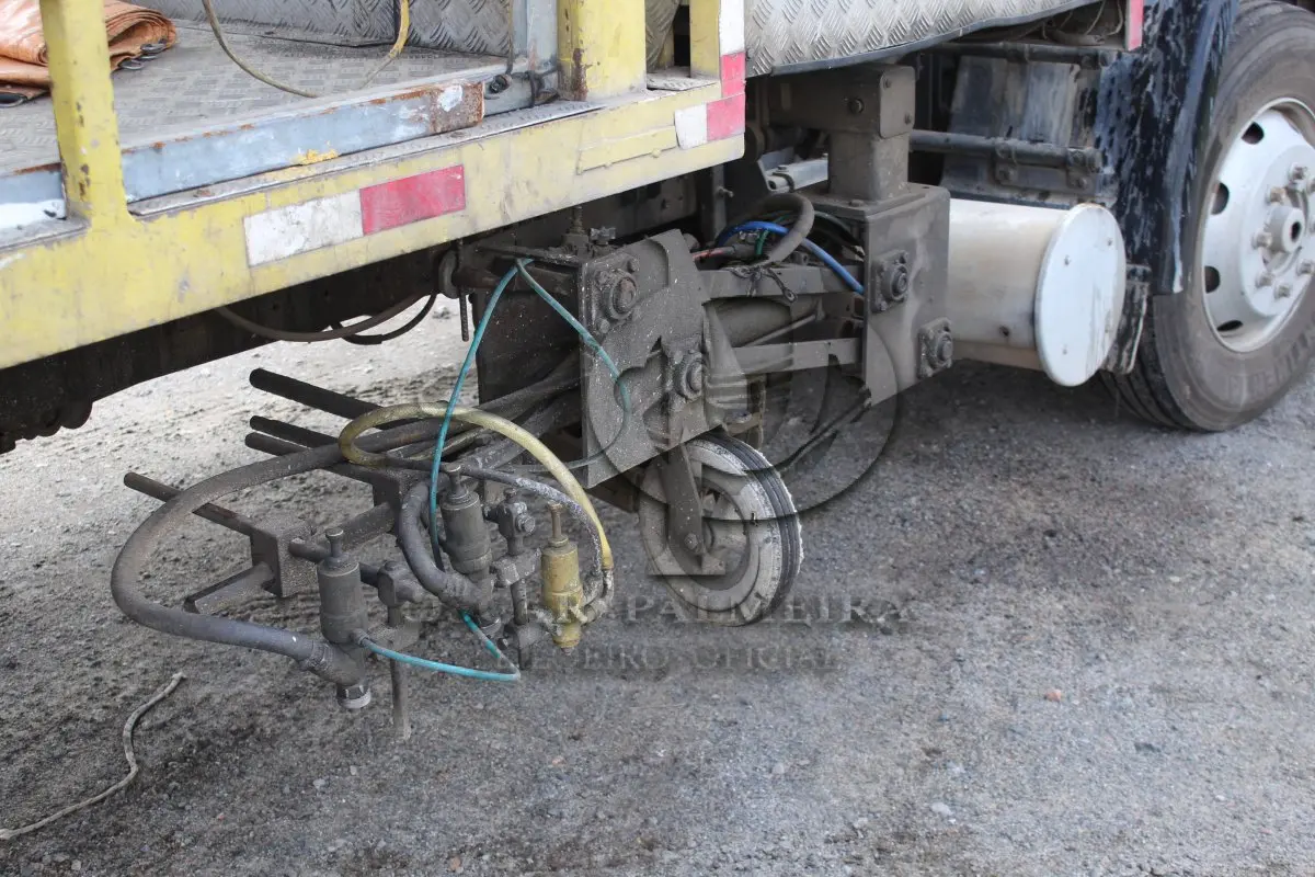 LOTE 123 - VEÍCULO  VW 13.190 - CAMINHÃO DE PINTURA