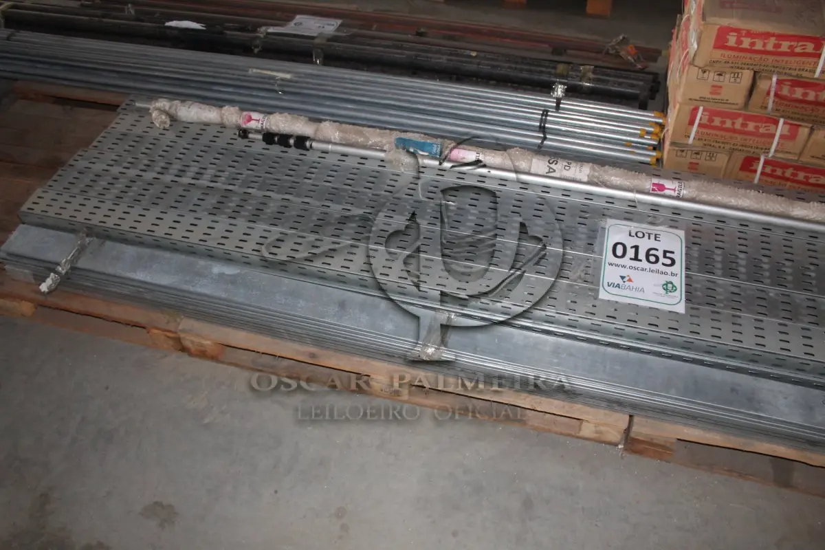 LOTE 165 - MATERIAL DIVERSO