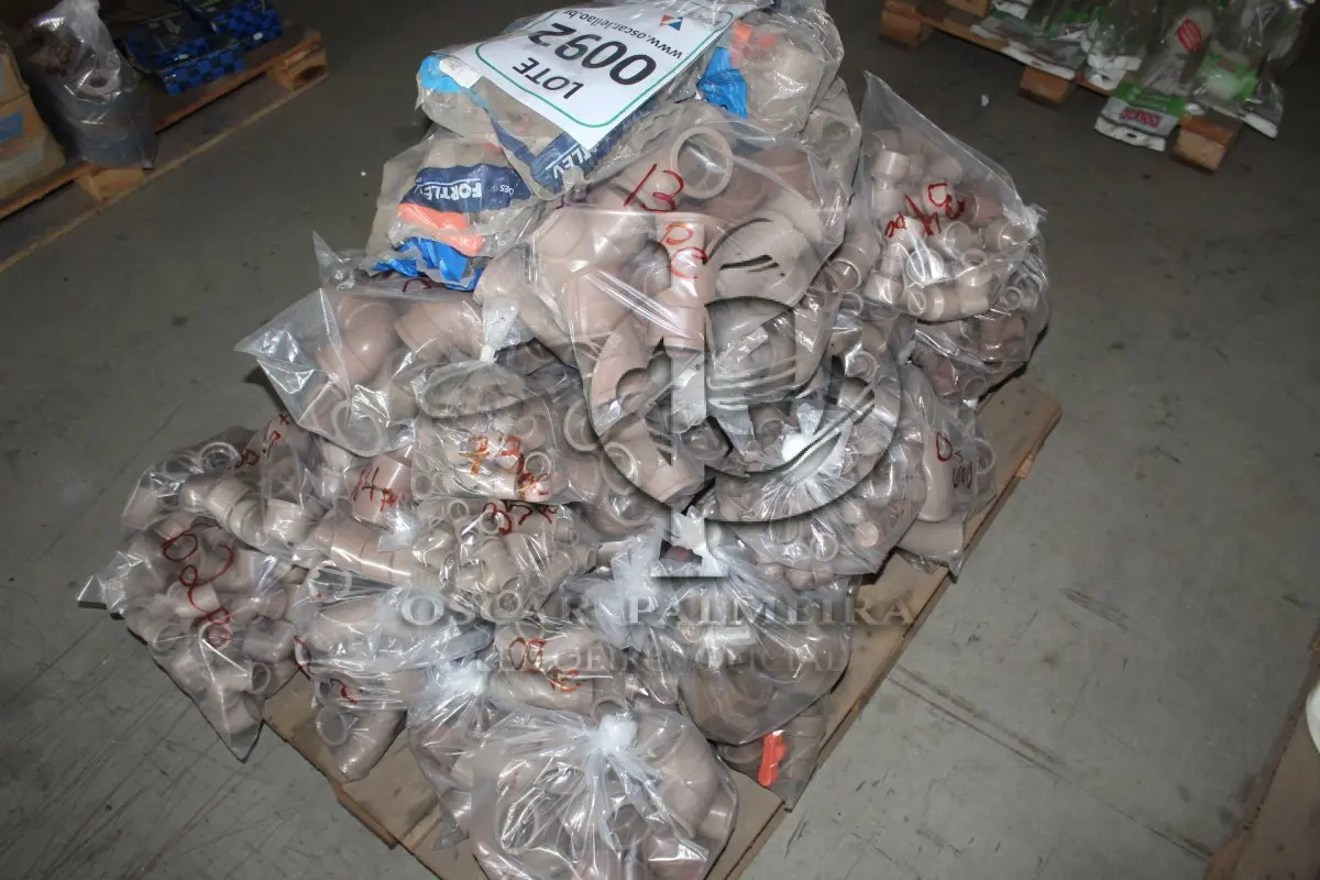 LOTE 092 - MATERIAL DIVERSO