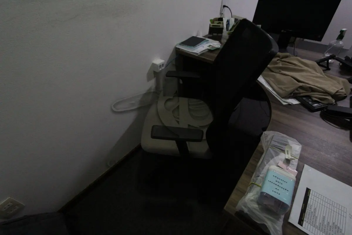 LOTE 0002 - MÓVEL DE ESCRITÓRIO