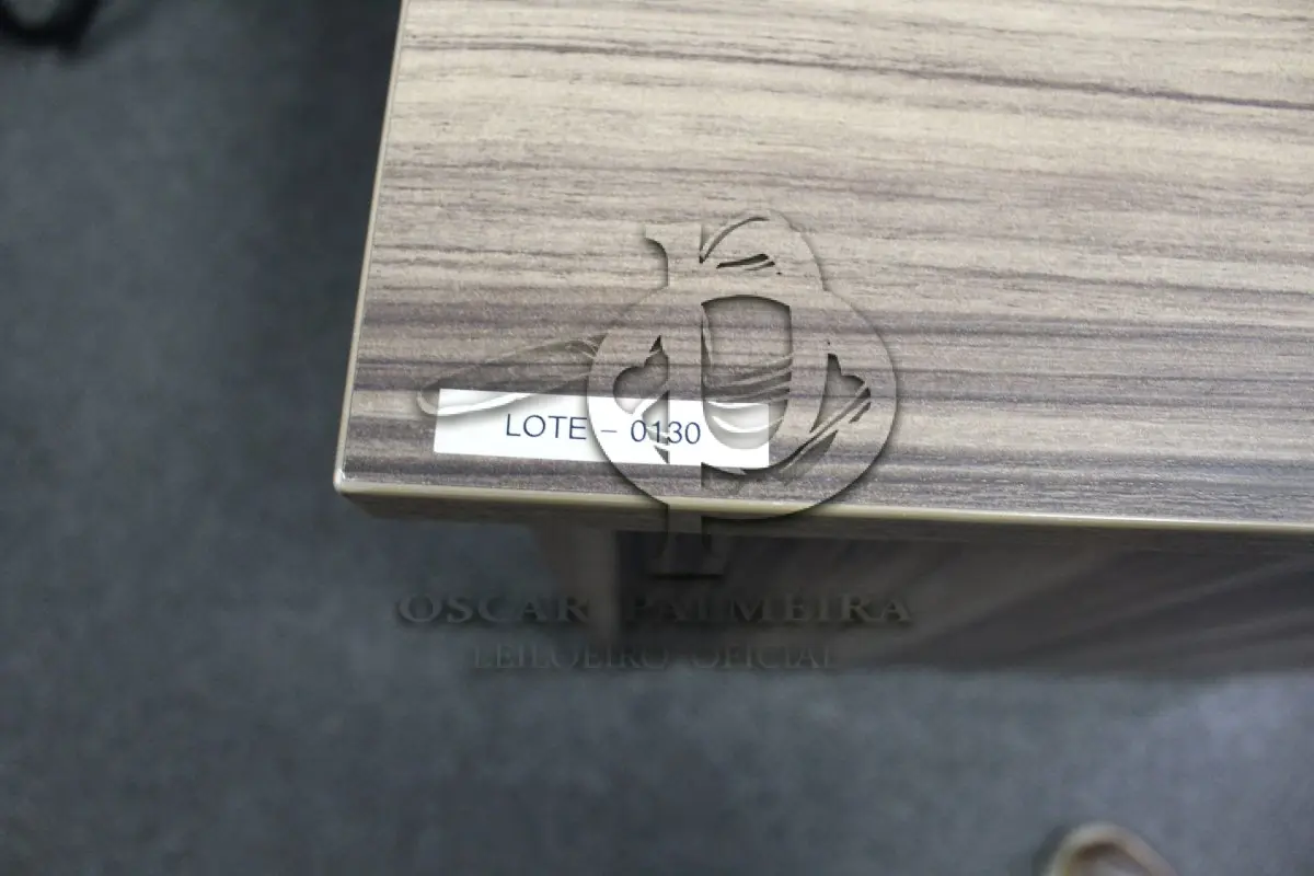 LOTE 0130 - MÓVEL DE ESCRITÓRIO