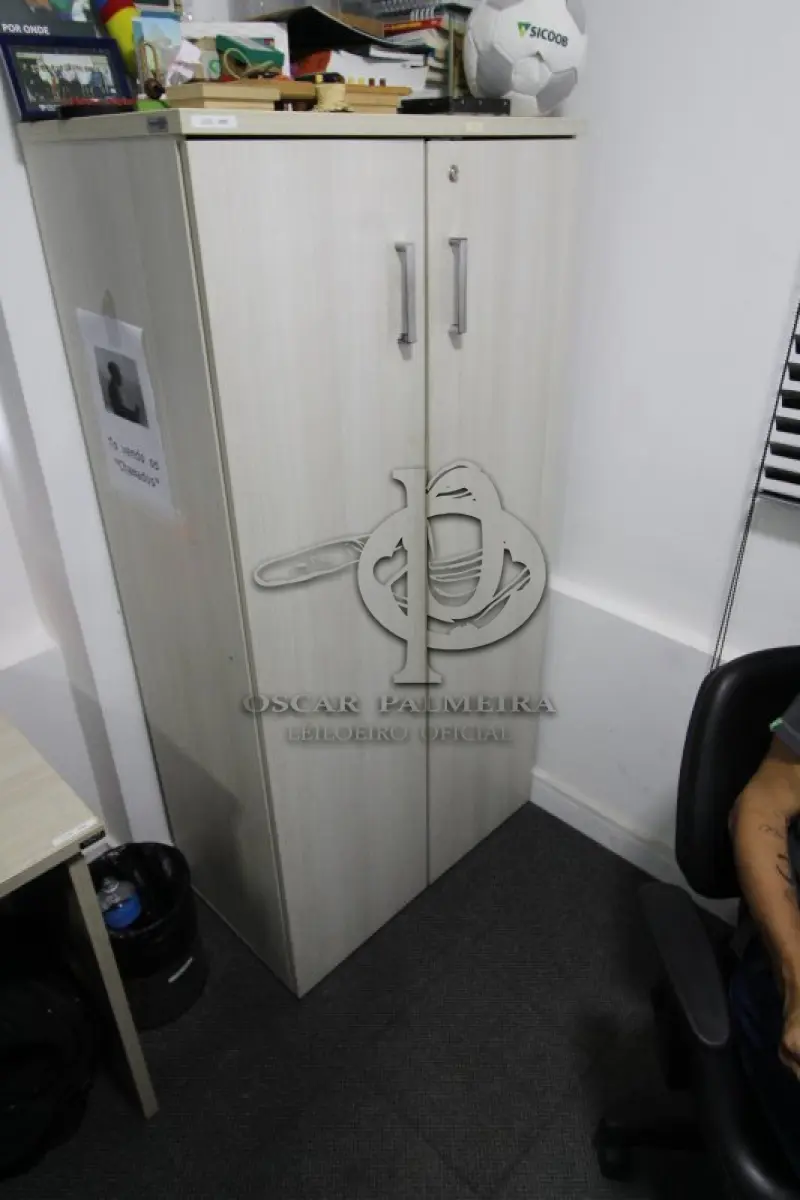 LOTE 0090 - MÓVEL DE ESCRITÓRIO