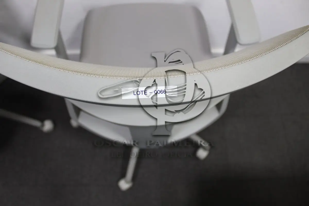 LOTE 0066 - MÓVEL DE ESCRITÓRIO