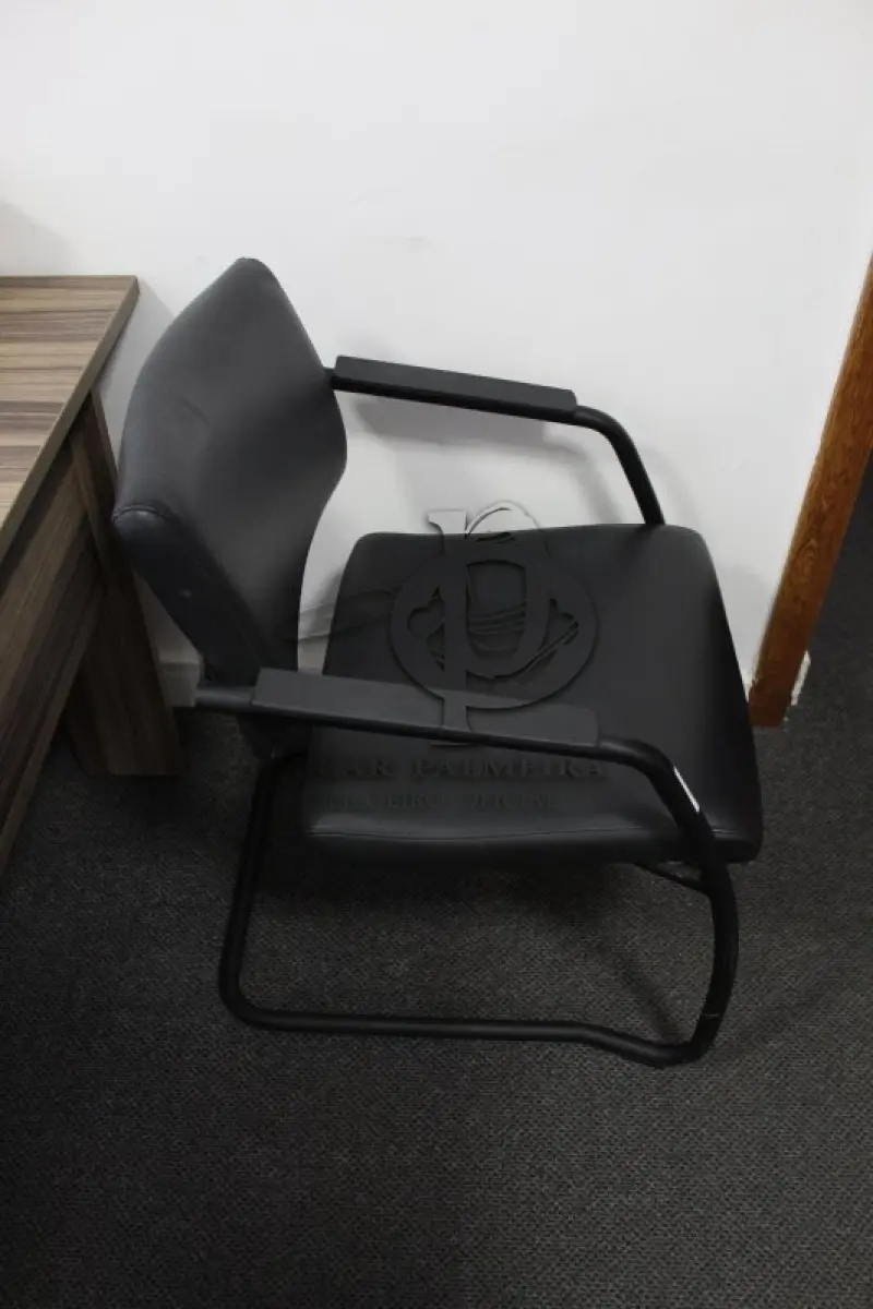 LOTE 0132 - MÓVEL DE ESCRITÓRIO