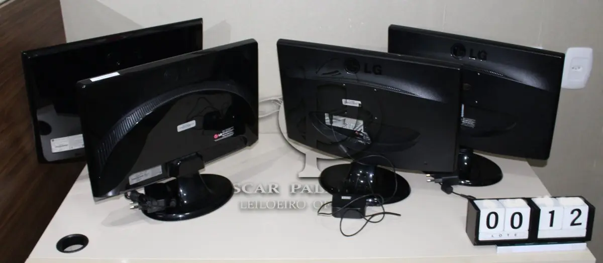 LOTE 012 - CONJUNTO MONITORES