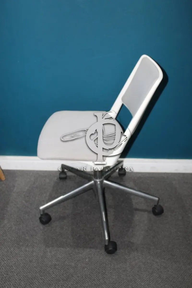 LOTE 0042 - MÓVEL DE ESCRITÓRIO