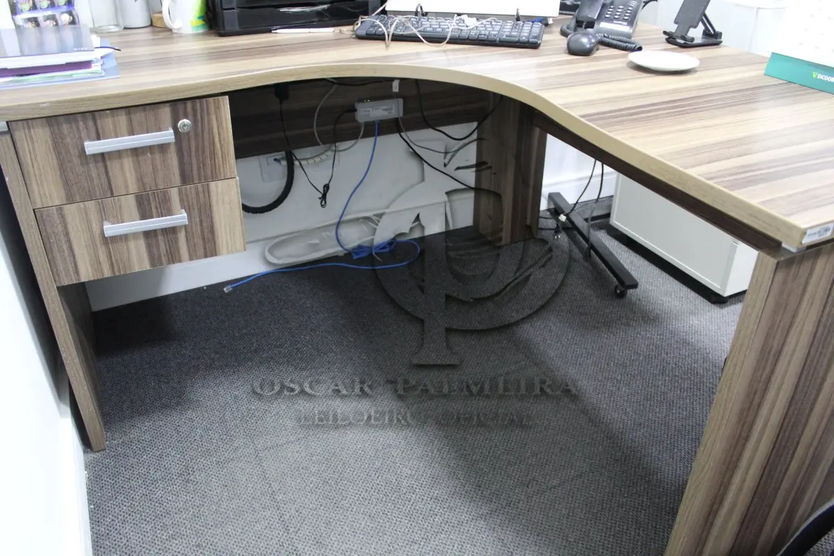 LOTE 0065 - MÓVEL DE ESCRITÓRIO