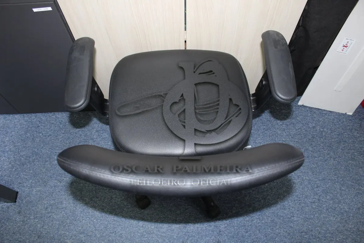 LOTE 0241 - MÓVEL DE ESCRITÓRIO