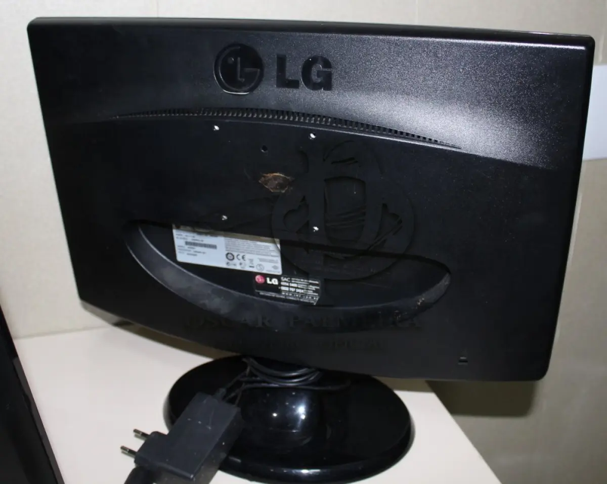 LOTE 012 - CONJUNTO MONITORES