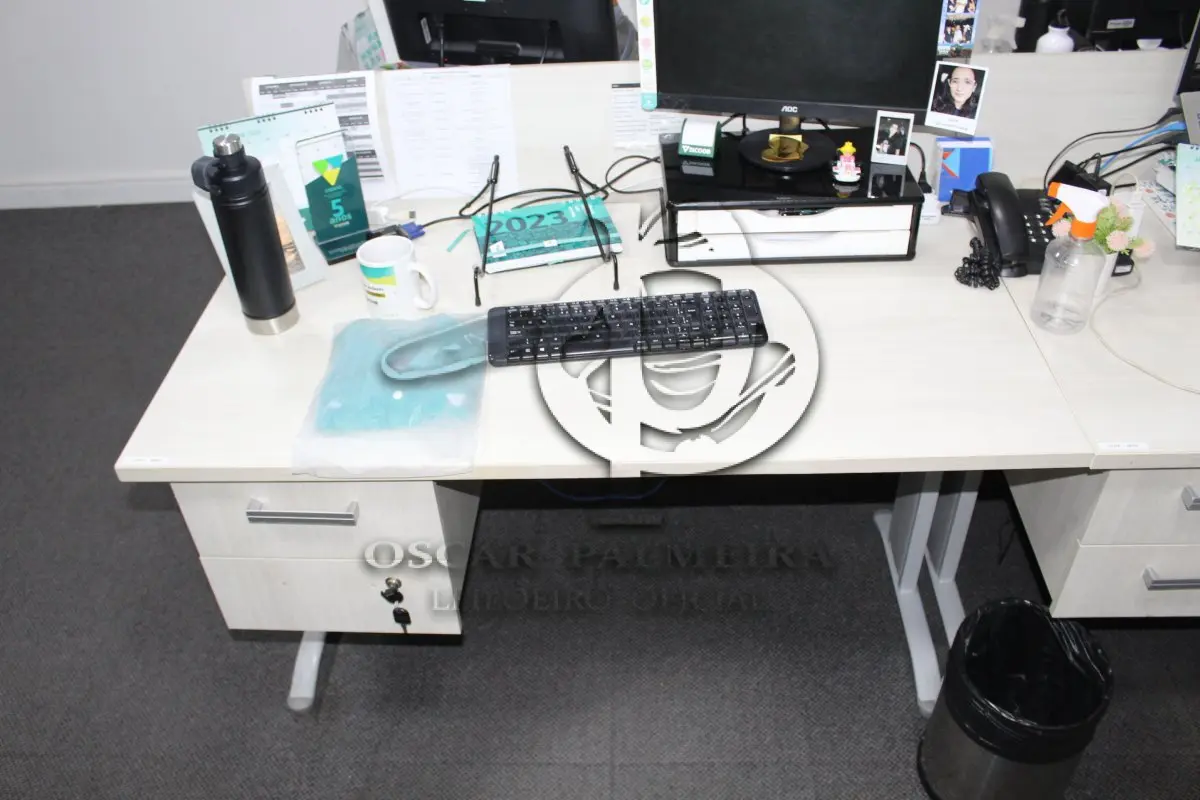 LOTE 0068 - MÓVEL DE ESCRITÓRIO