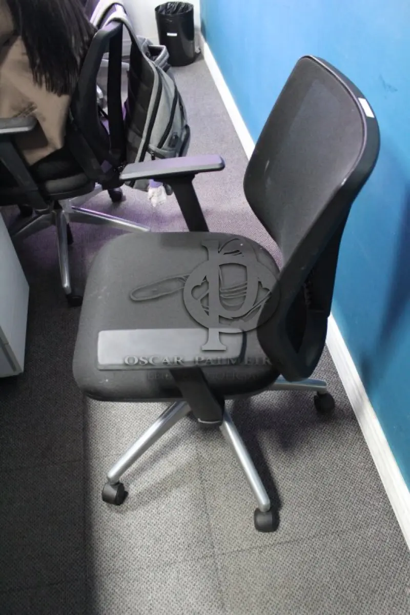 LOTE 0200 - MÓVEL DE ESCRITÓRIO