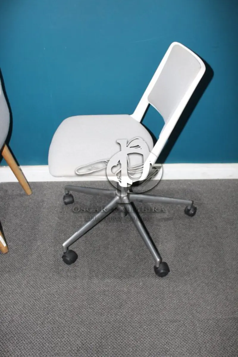 LOTE 0045 - MÓVEL DE ESCRITÓRIO