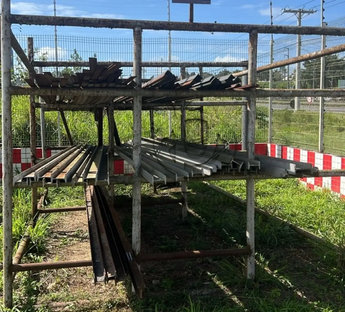 LOTE 279 - MATERIAL DIVERSO