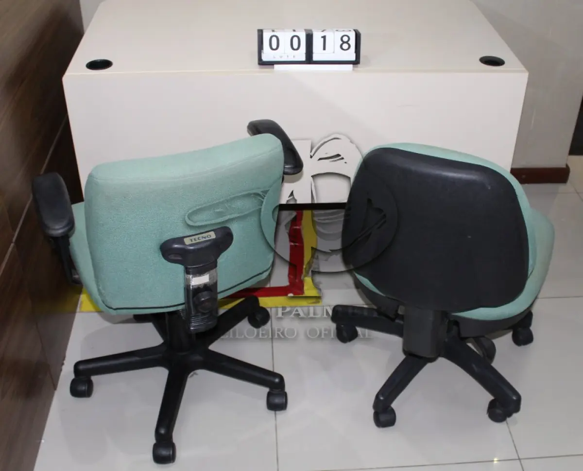 LOTE 018 - CONJ. CADEIRAS