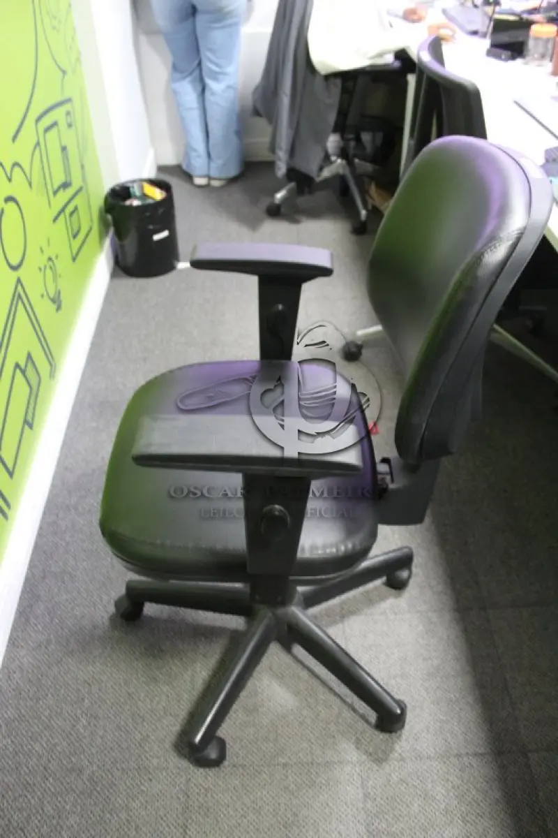 LOTE 0197 - MÓVEL DE ESCRITÓRIO