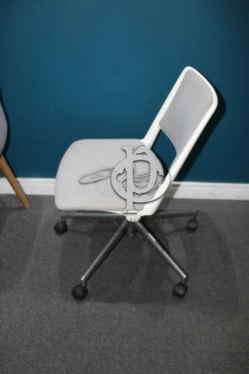 LOTE 0044 - MÓVEL DE ESCRITÓRIO