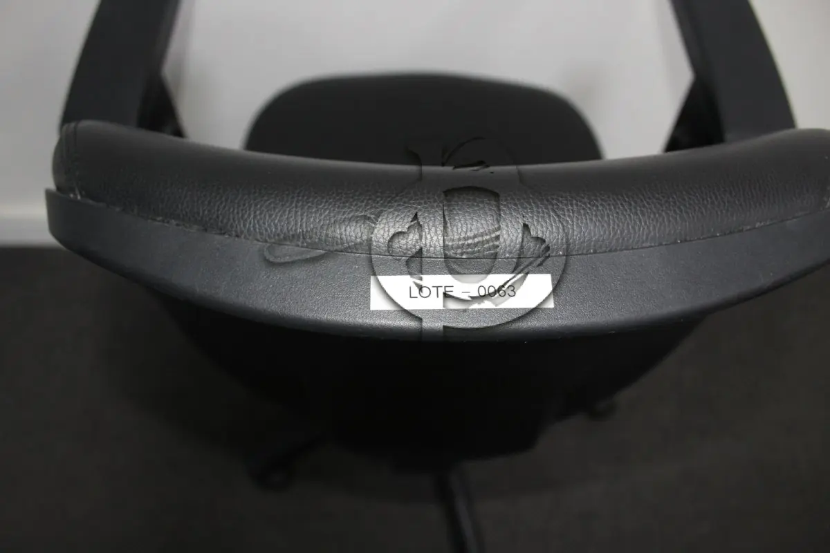 LOTE 0063 - MÓVEL DE ESCRITÓRIO