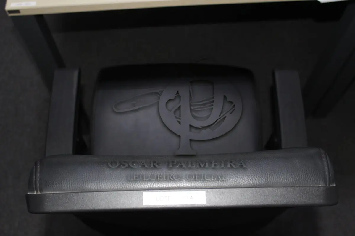 LOTE 0014 - MÓVEL DE ESCRITÓRIO