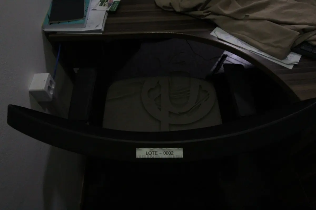 LOTE 0002 - MÓVEL DE ESCRITÓRIO