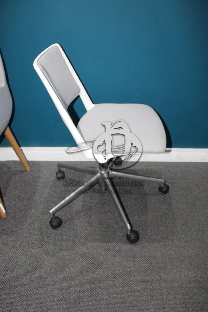 LOTE 0045 - MÓVEL DE ESCRITÓRIO