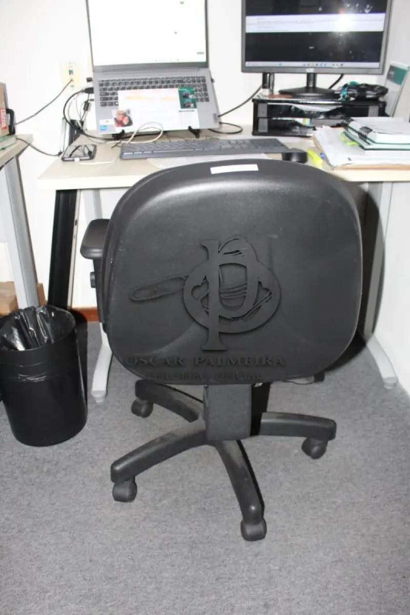 LOTE 0022 - MÓVEL DE ESCRITÓRIO