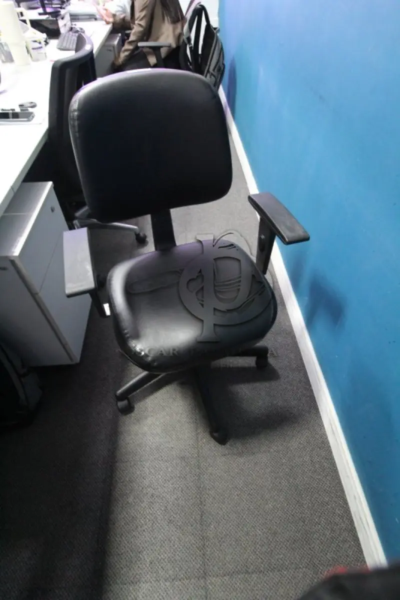 LOTE 0180 - MÓVEL DE ESCRITÓRIO