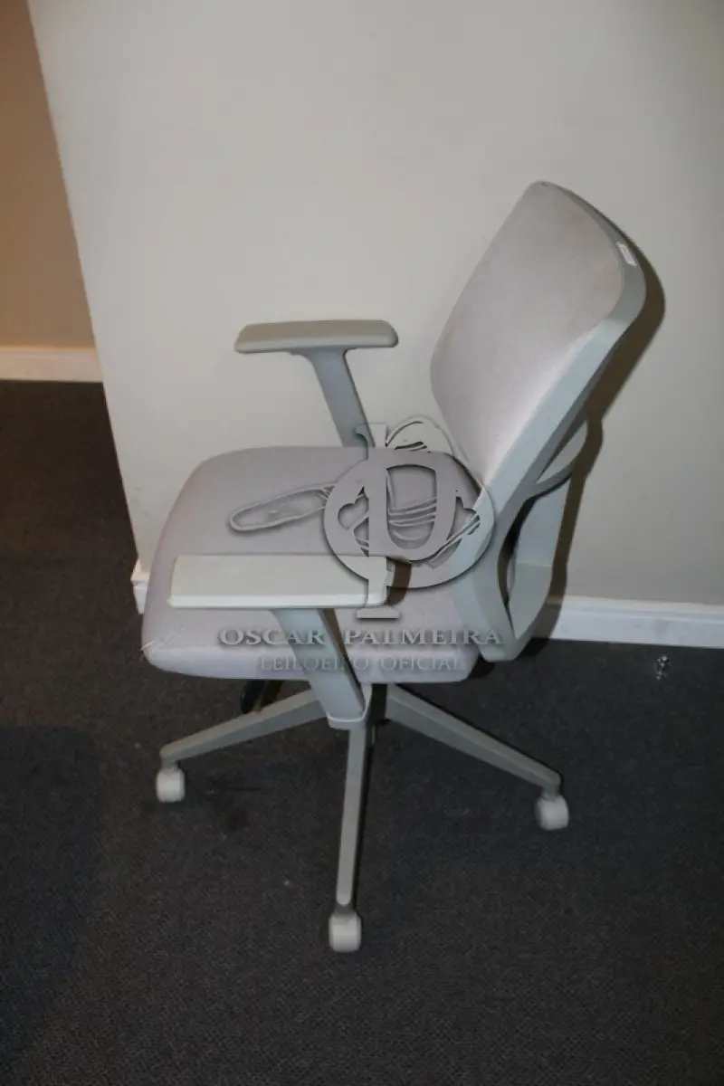 LOTE 0160 - MÓVEL DE ESCRITÓRIO