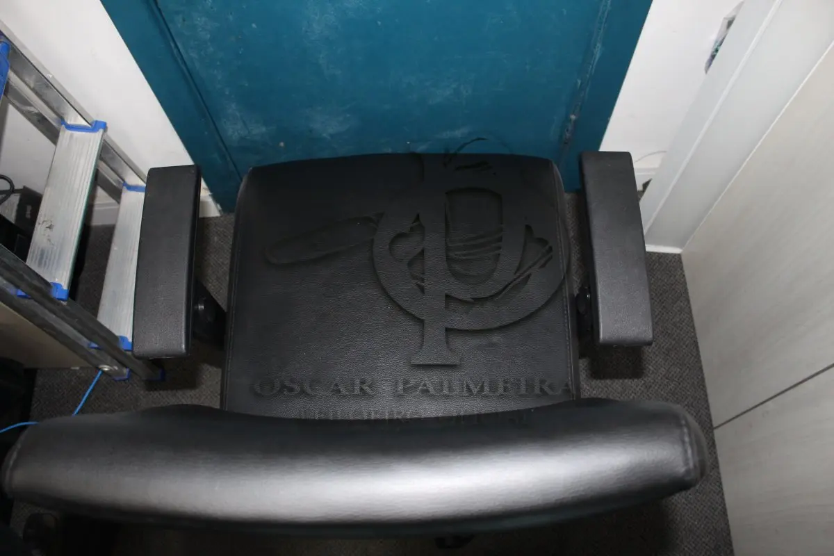 LOTE 0094 - MÓVEL DE ESCRITÓRIO