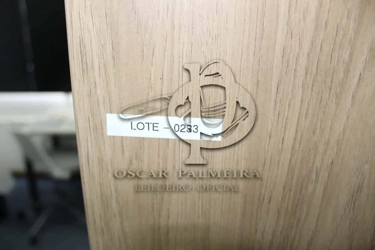 LOTE 0233 - DIVISÓRIA DE ESCRITÓRIO