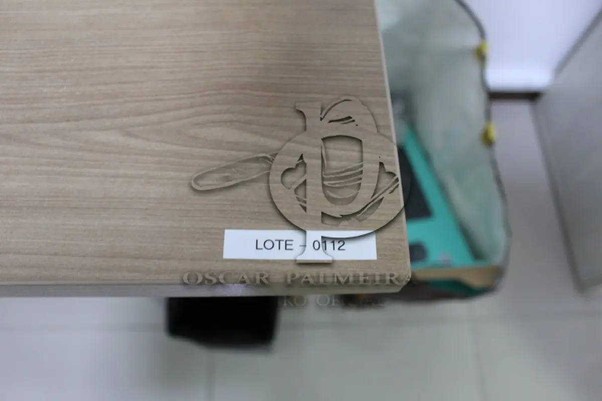 LOTE 0112 - MÓVEL DE ESCRITÓRIO