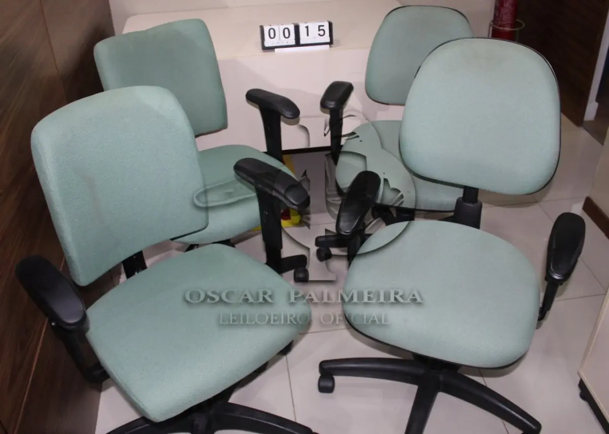 LOTE 015 - CONJ. CADEIRAS