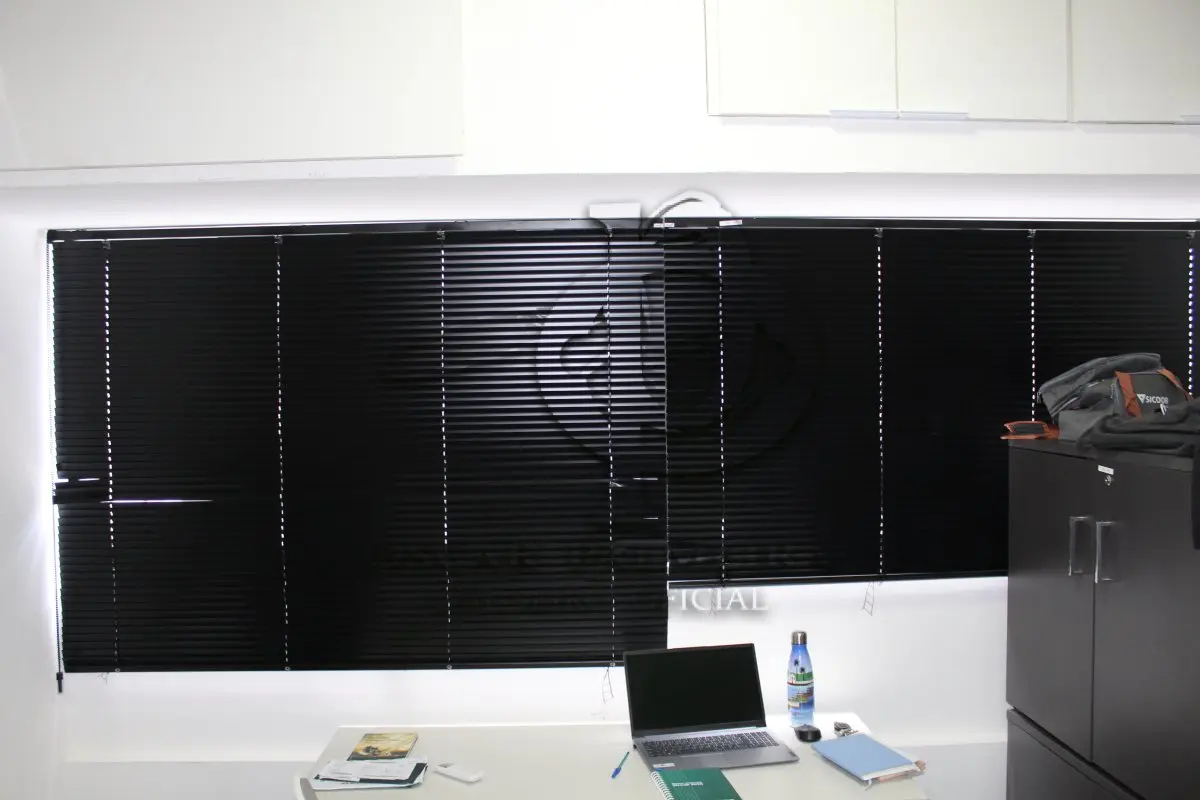 LOTE 0244 - PERSIANA