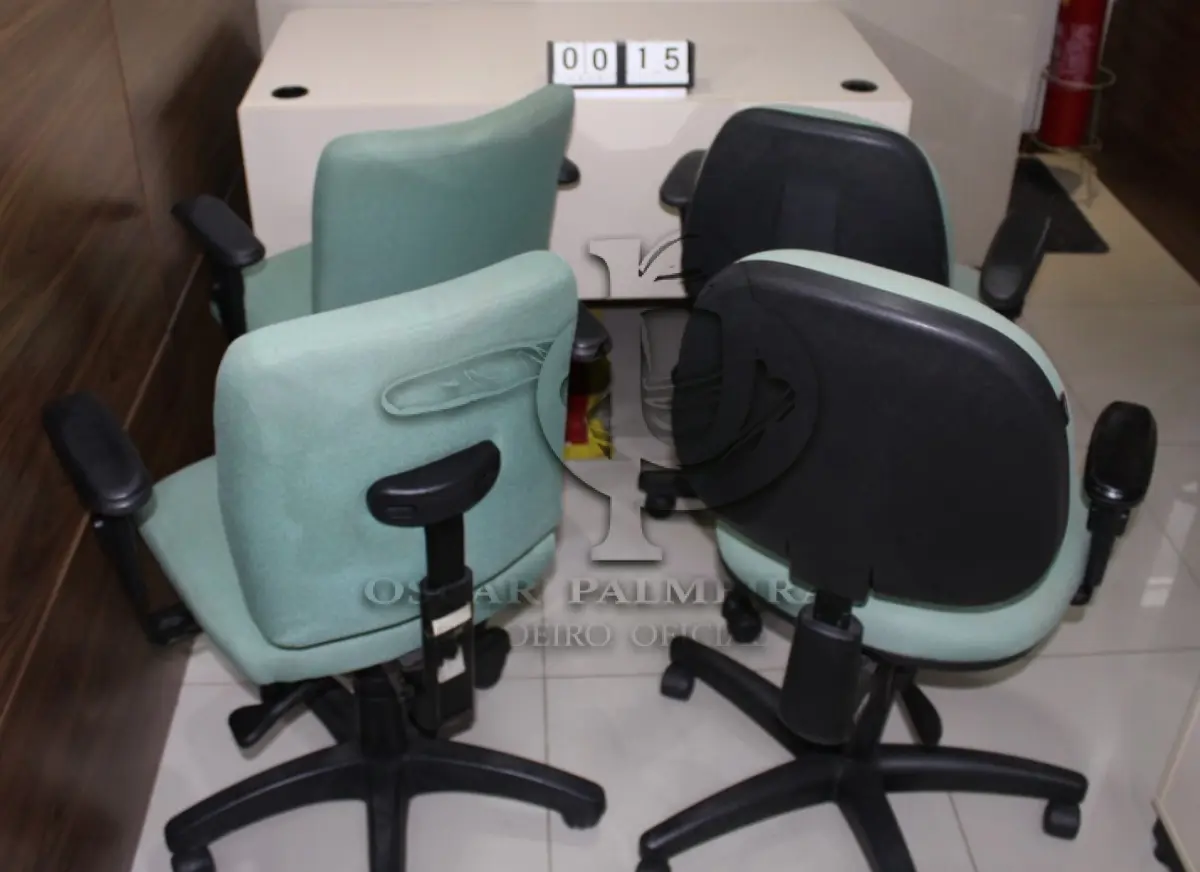 LOTE 015 - CONJ. CADEIRAS