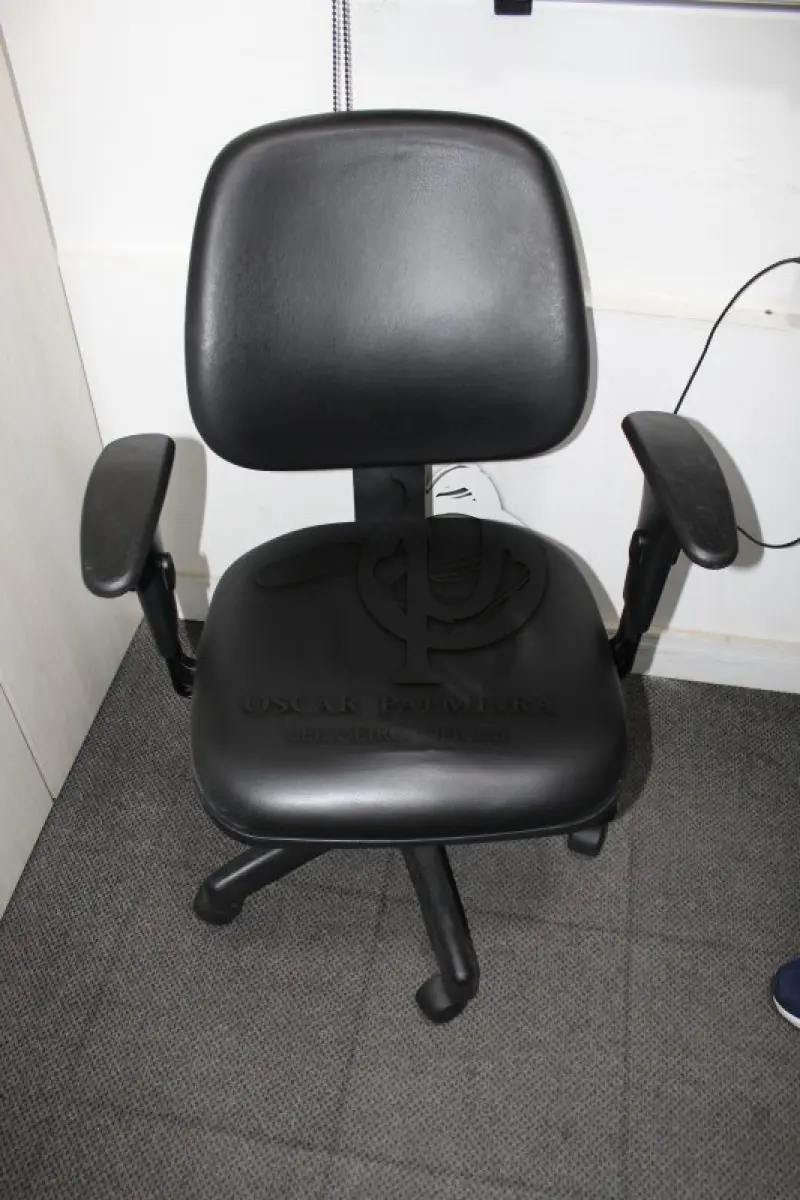 LOTE 0098 - MÓVEL DE ESCRITÓRIO