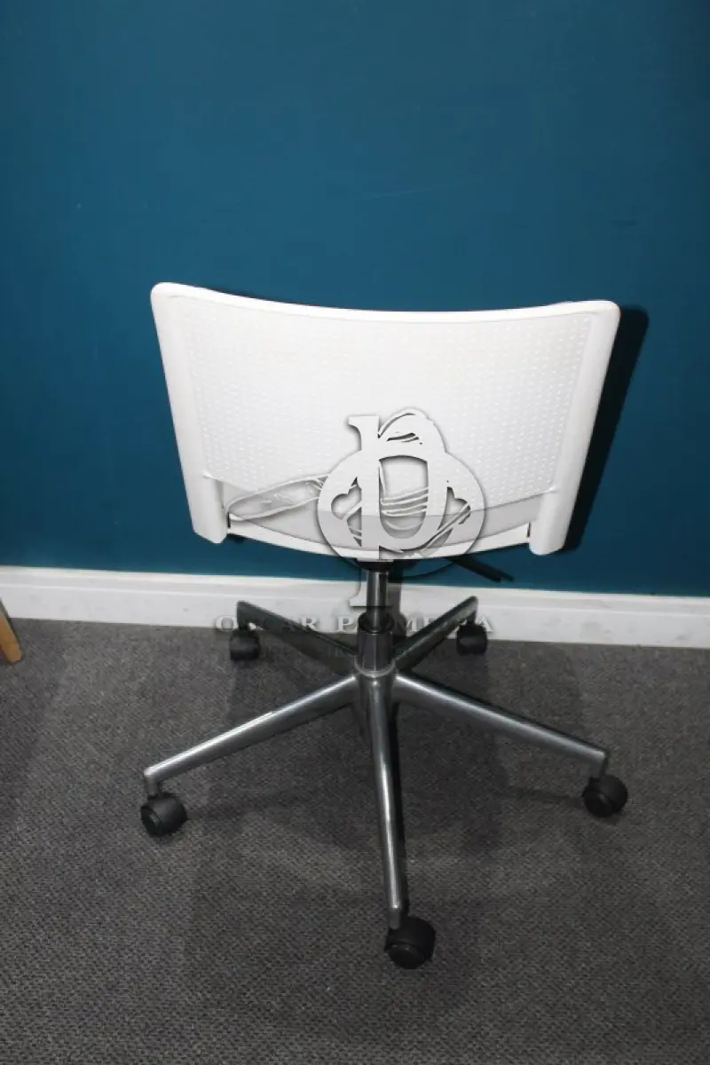 LOTE 0042 - MÓVEL DE ESCRITÓRIO