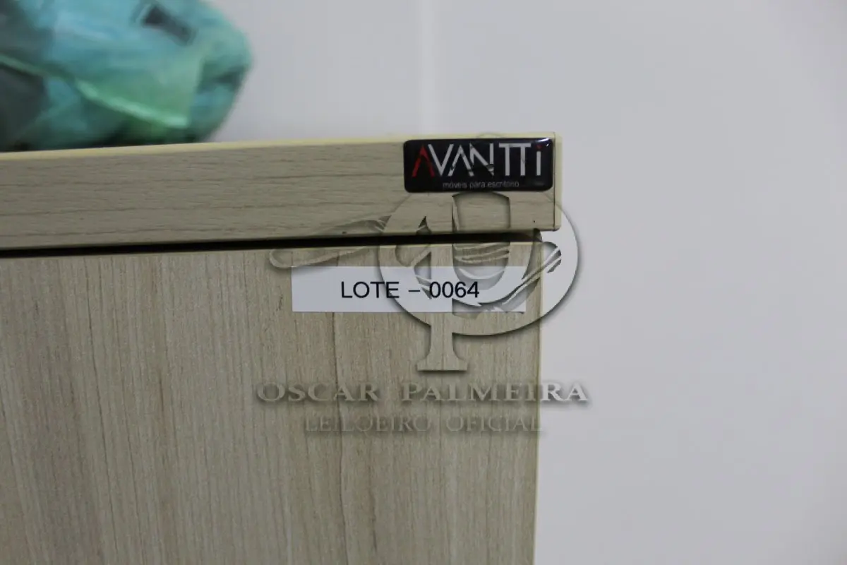 LOTE 0064 - MÓVEL DE ESCRITÓRIO