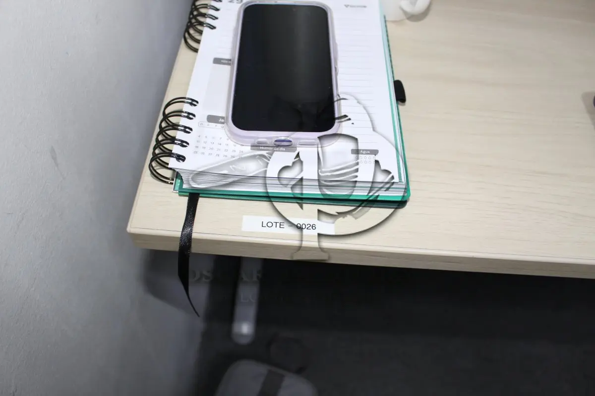 LOTE 0026 - MÓVEL DE ESCRITÓRIO