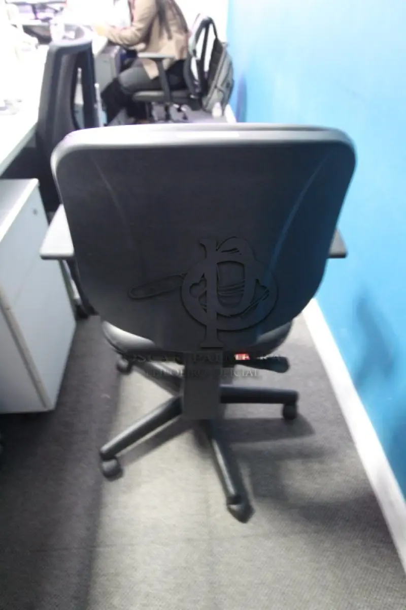 LOTE 0180 - MÓVEL DE ESCRITÓRIO