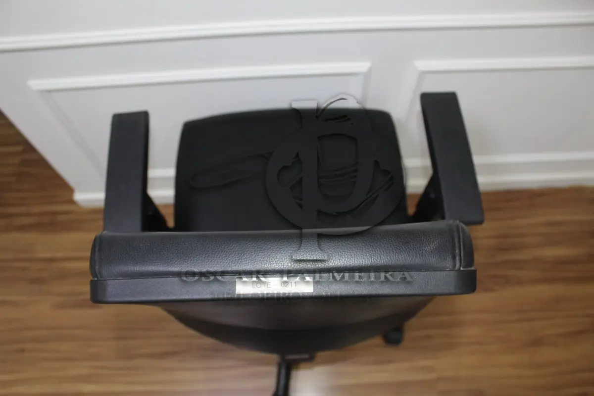 LOTE 0211 - MÓVEL DE ESCRITÓRIO