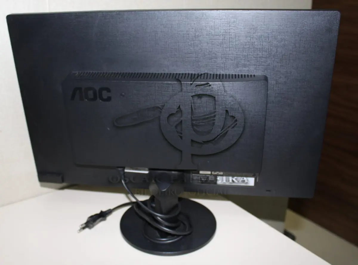 LOTE 011 - CONJUNTO MONITORES