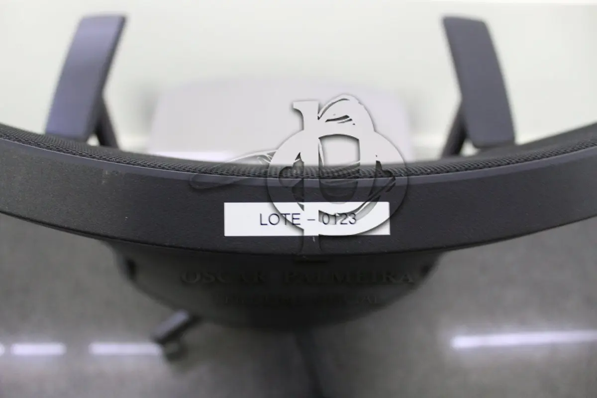 LOTE 0123 - MÓVEL DE ESCRITÓRIO