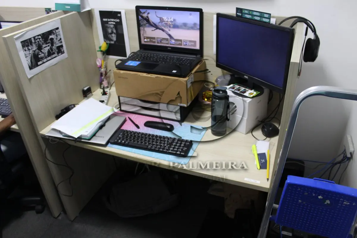 LOTE 0082 - MÓVEL DE ESCRITÓRIO