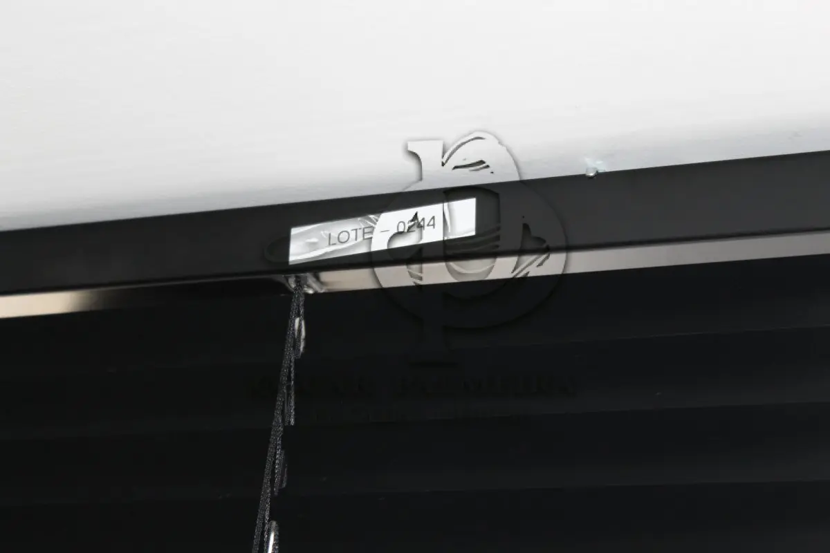 LOTE 0244 - PERSIANA