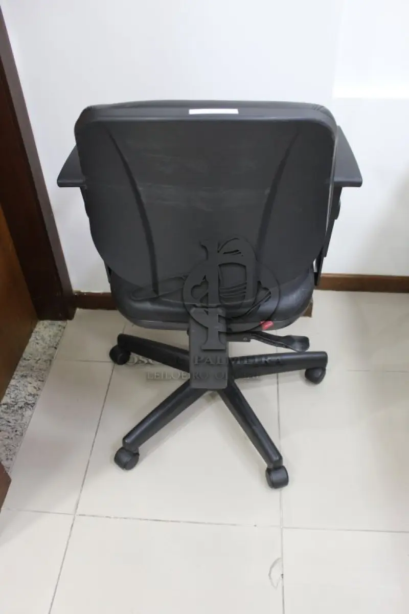 LOTE 0109 - MÓVEL DE ESCRITÓRIO