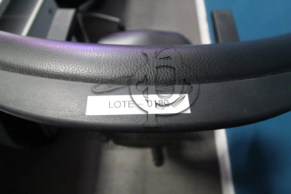 LOTE 0180 - MÓVEL DE ESCRITÓRIO