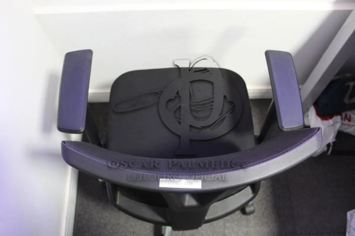 LOTE 0194 - MÓVEL DE ESCRITÓRIO